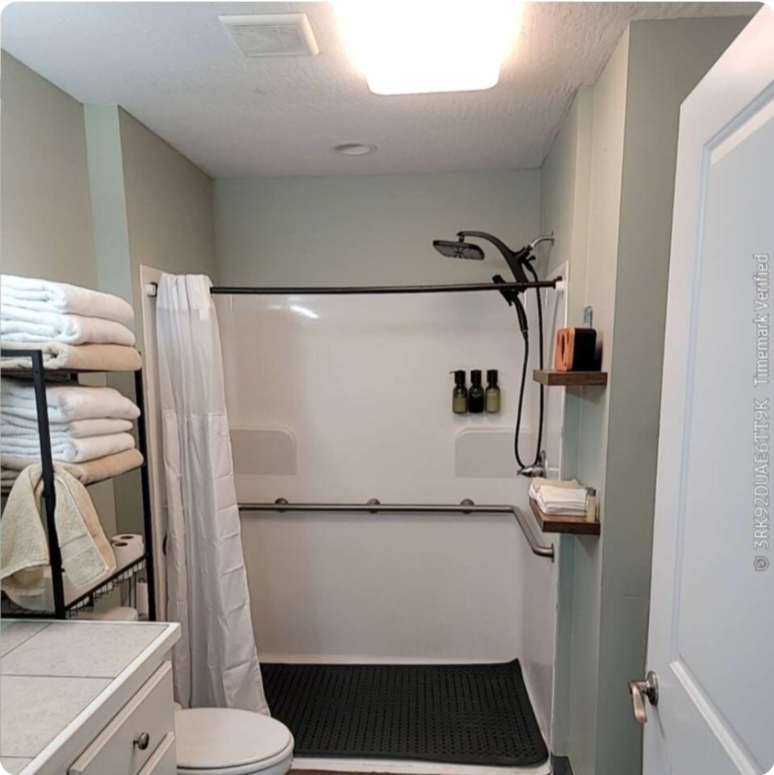 Bathroom shower